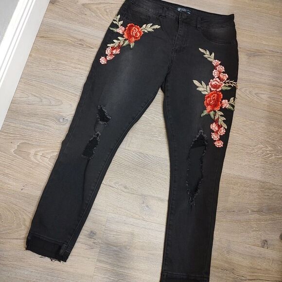 Denim - Boom Boom Black‎ High Rise Distressed Jeans Rose Floral Applicates Sz 11 Boho